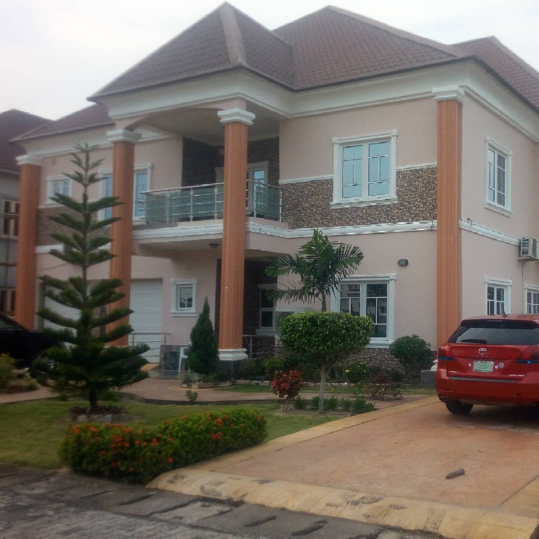 Idées peinture décorative salon Cameroun